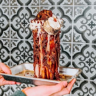 BROWNIE CHIKI WOW WOW